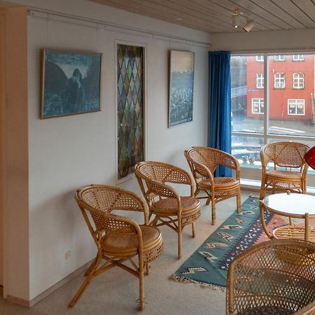 Guesthouse At The Boat Harbour Tórshavn Exterior foto