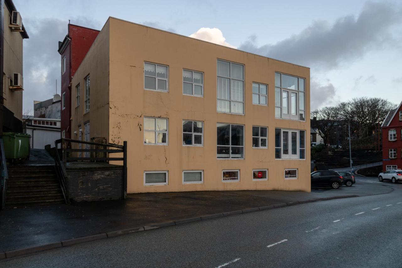 Guesthouse At The Boat Harbour Tórshavn Exterior foto