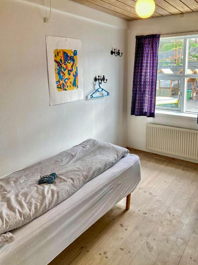 Guesthouse At The Boat Harbour Tórshavn Exterior foto